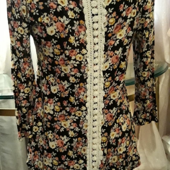 Blouse - Picture 2 of 5